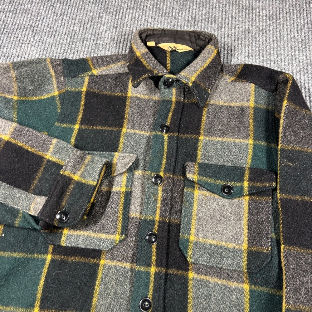 Vintage Woolrich Jacket Men's 15 Wool Flannel Plaid Shacket 60s 70s Heavyweight